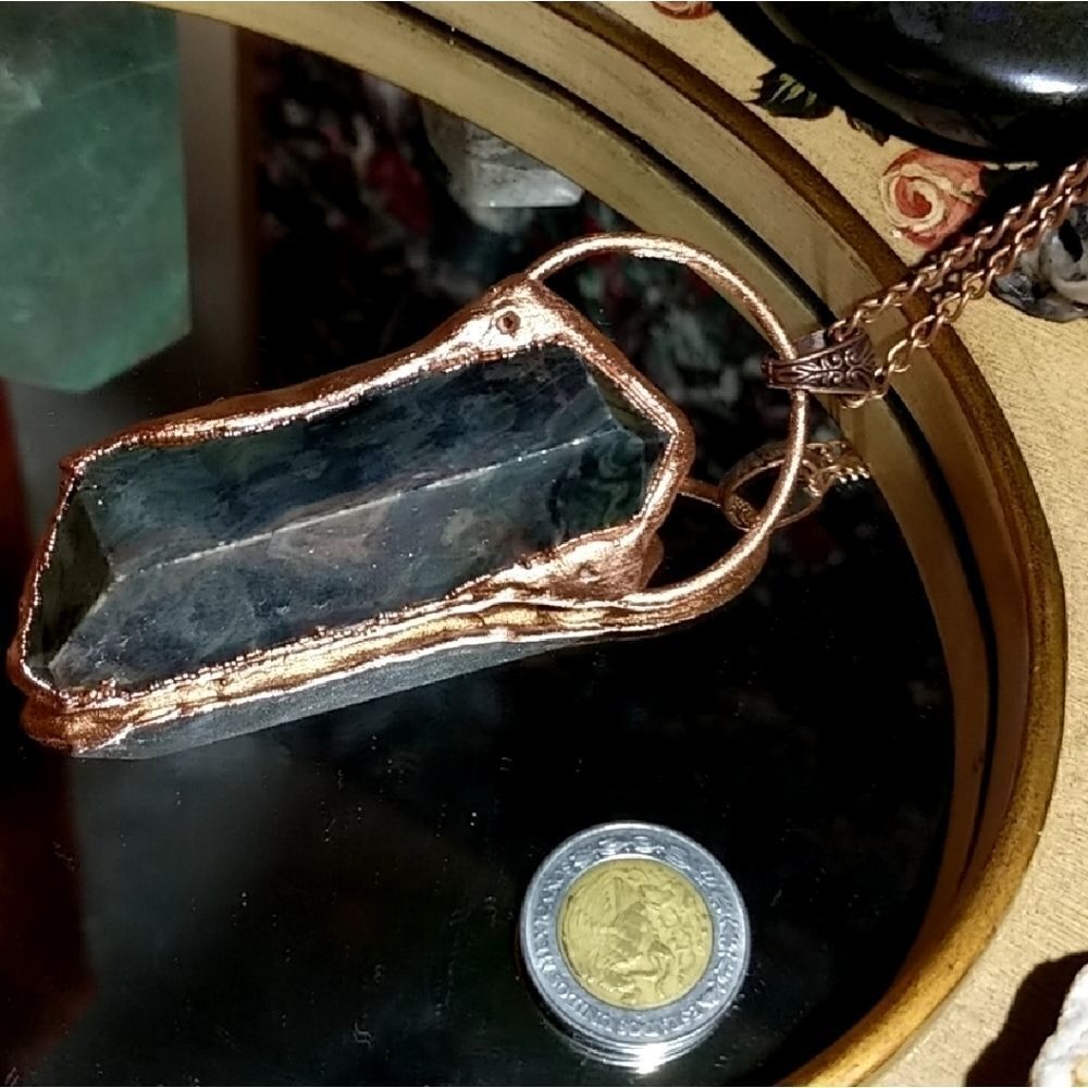 'Deseo' Reversible Jasper & Agate Copper Amulet - Picture 6 of 6